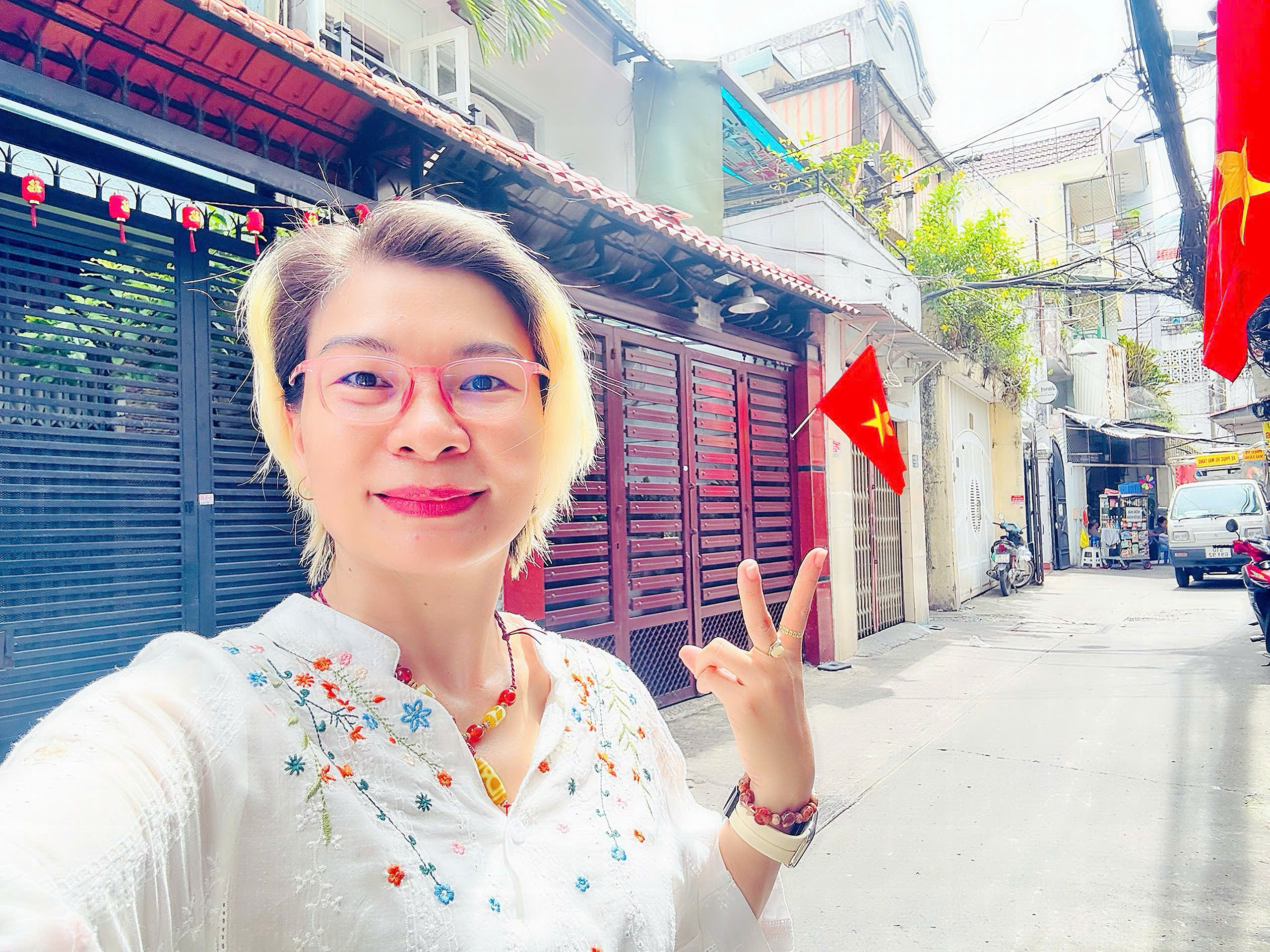  BÁN NHÀ 4 TẦNG XE HƠI NGỦ TRONG NHÀ Đ.TRẦN QUANG DIỆU, QUẬN 3* LH GIANG GIANG: 093.86.76.685 