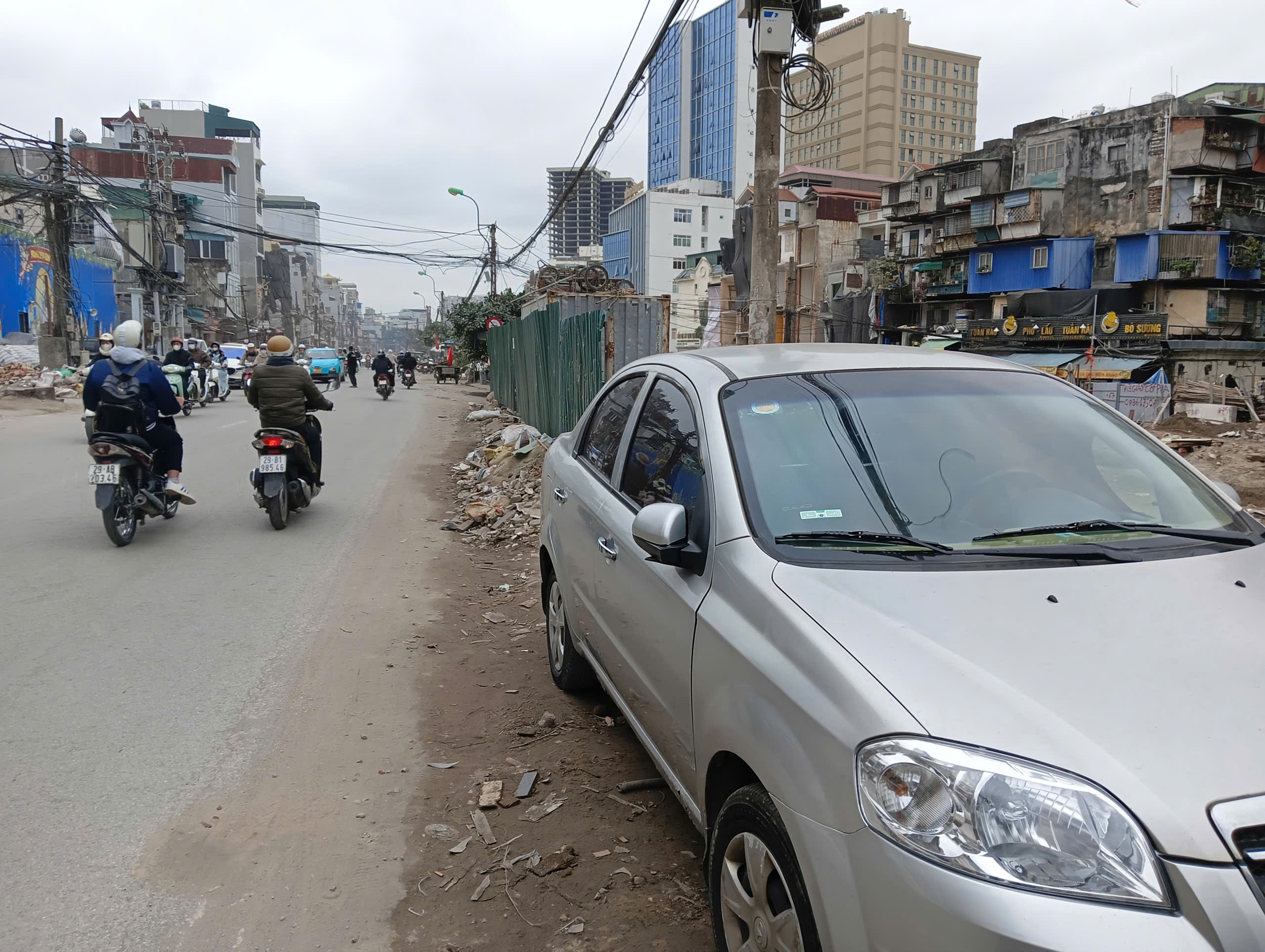  Bán đất tặng nhà vị trí đắc địa mặt đường Hoàng Hoa Thám – Ba Đình – Hà Nội

. 