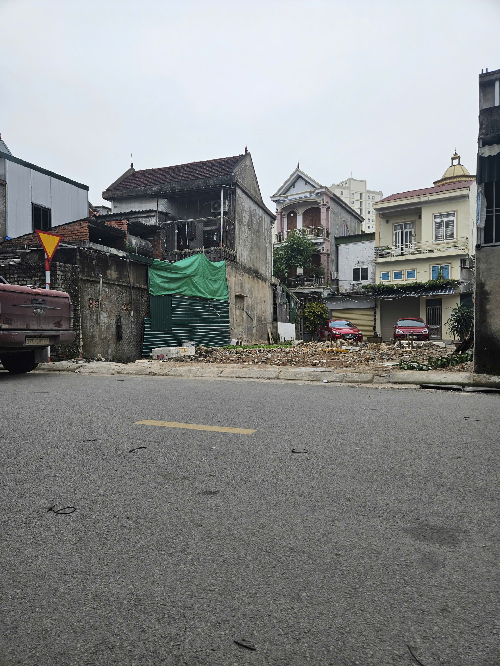  CẦN BÁN 176m² ĐẤT KHỐI 11 – TRƯỜNG THI CŨ (NAY PHƯỜNG TRƯỜNG VINH), NGHỆ AN – 2 MẶT ĐƯỜNG, KINH DOANH TỐT 