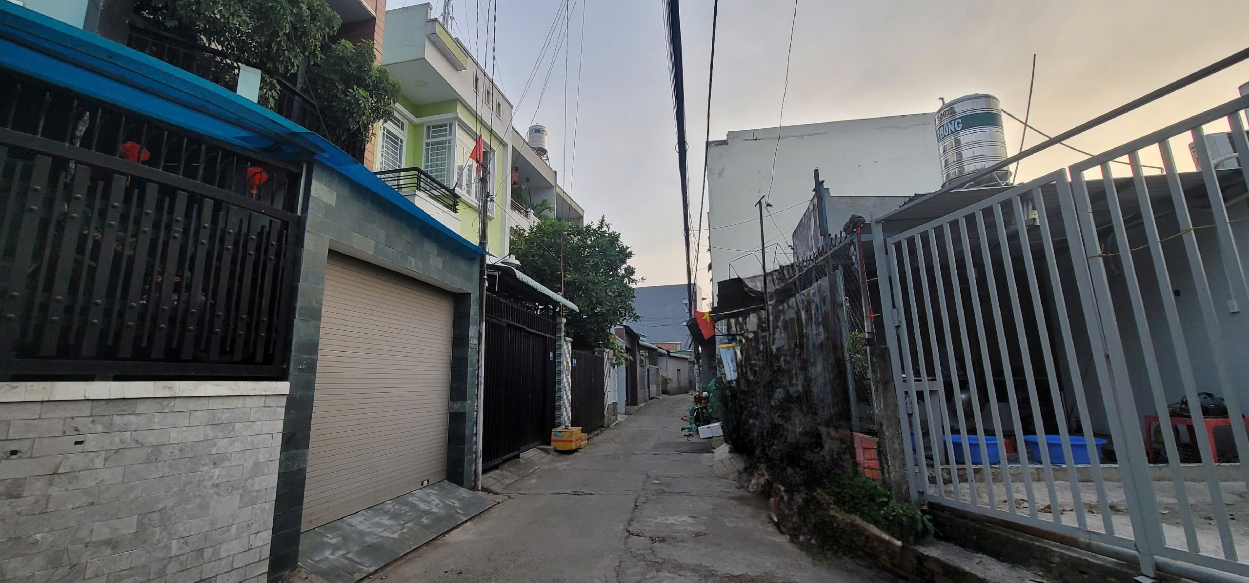  CHỦ NGỘP BANK  BÁN GẤP - NHÀ 3 LẦU HẺM Ô TÔ -  TRUNG TÂM TRƯỜNG THỌ 