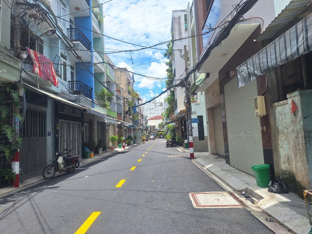  Bán nhà HXH 9m Lũy Bán Bích Tân Phú, 60m2, 4x15m, 4 tầng, 5 PN, giáp Tân Bình chỉ 10 tỷ. 