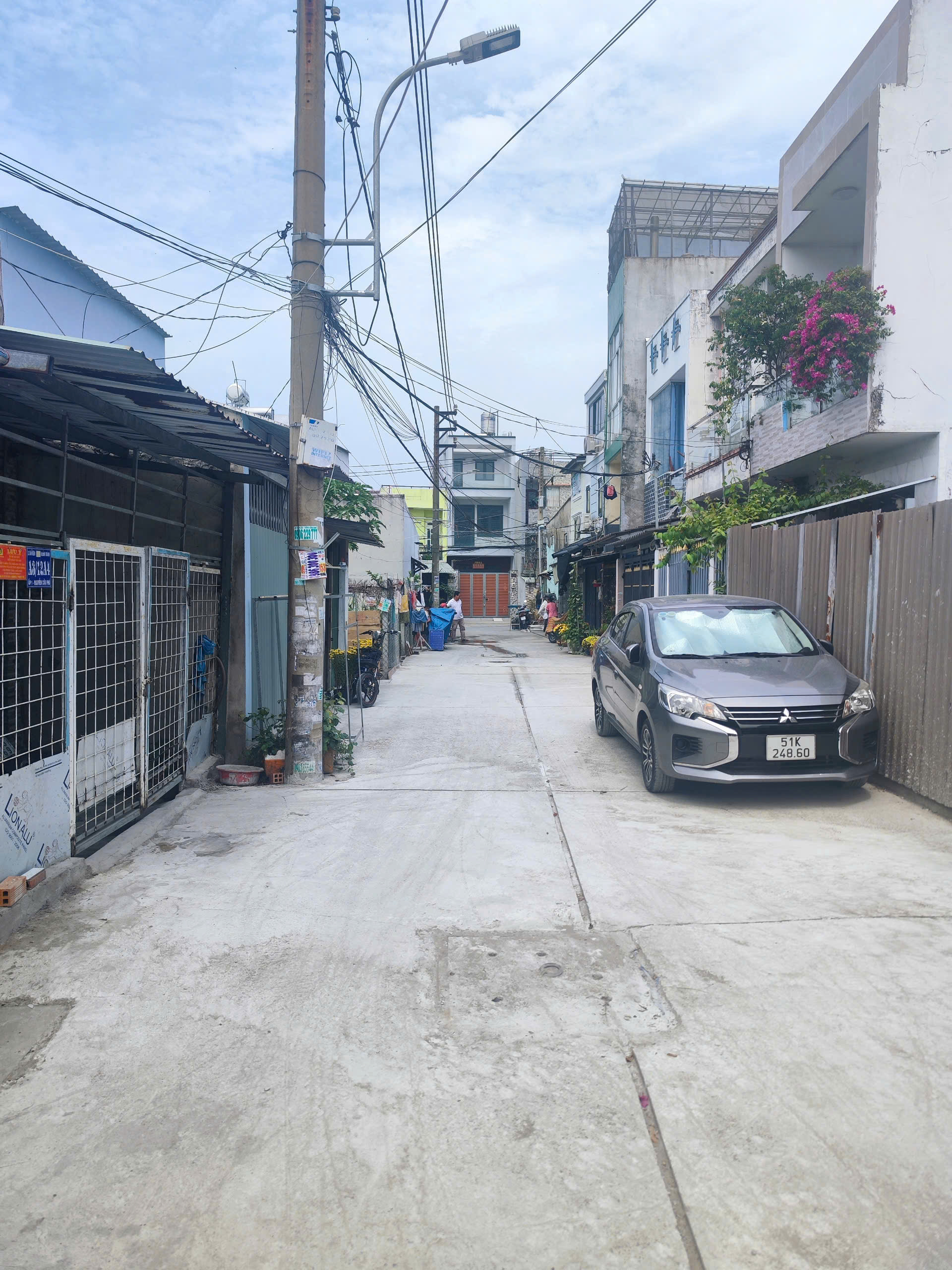  76M2 NHÀ CÓ GÁC HẺM XE TANK GẦN TRƯỜNG ĐH PHẠM NGỌC THẠCH 