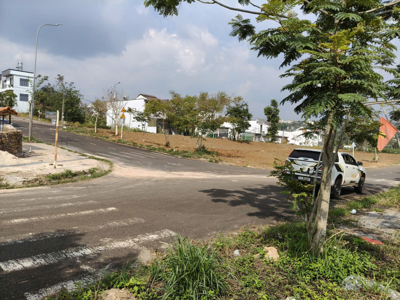  Bán lô đất 120m2 ( full thổ cư, 2m thoát hiềm ) Thuộc  Phường Blao - Bảo Lộc -  Lâm Đồng. (Nay là Phường Blao - Lâm Đồng) 