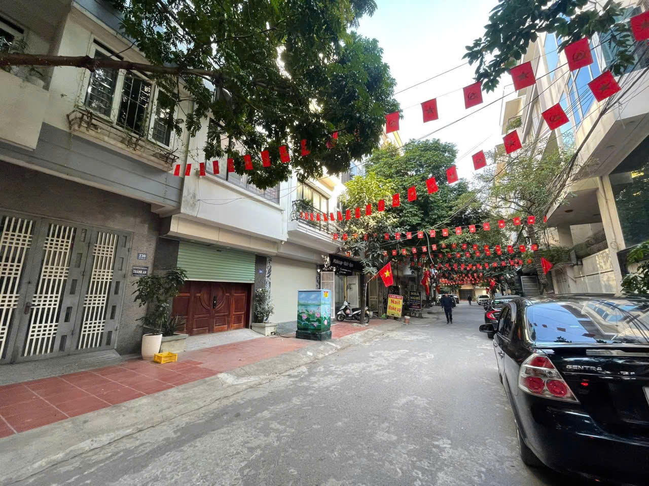  Bán nhà 5 tầng khu đô Thị Xa La Hà Đông phân lô vỉa hè kinh doanh 16 tỷ hơn 