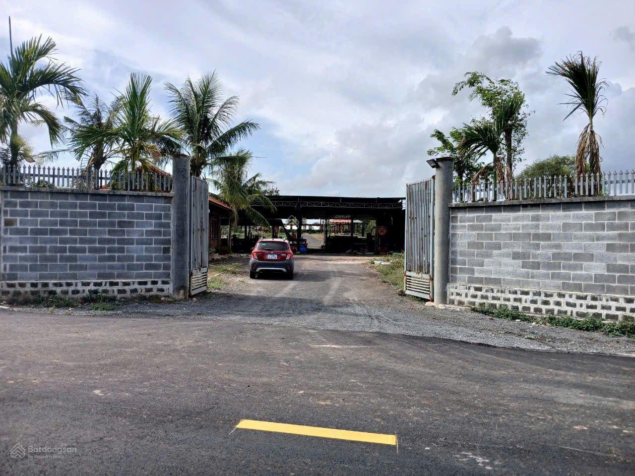  HẠ GIÁ 10TY CHÍNH CHỦ BÁN GẤP 7500M2 CÓ SẴN THỔ CƯ VÀ SẴN NHÀ XƯỞNG MẶT TIỀN LÊ DUẨN 