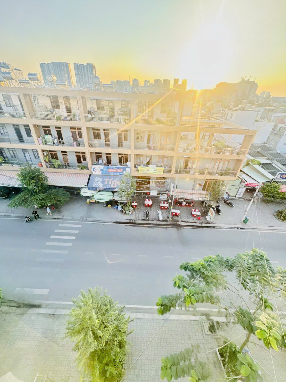  ????????????  MẶT TIỀN QUẬN 7 - ĐƯỜNG 24 M - 5 TẦNG - 60M2 - DÒN13.6 TỶG TIỀN - 