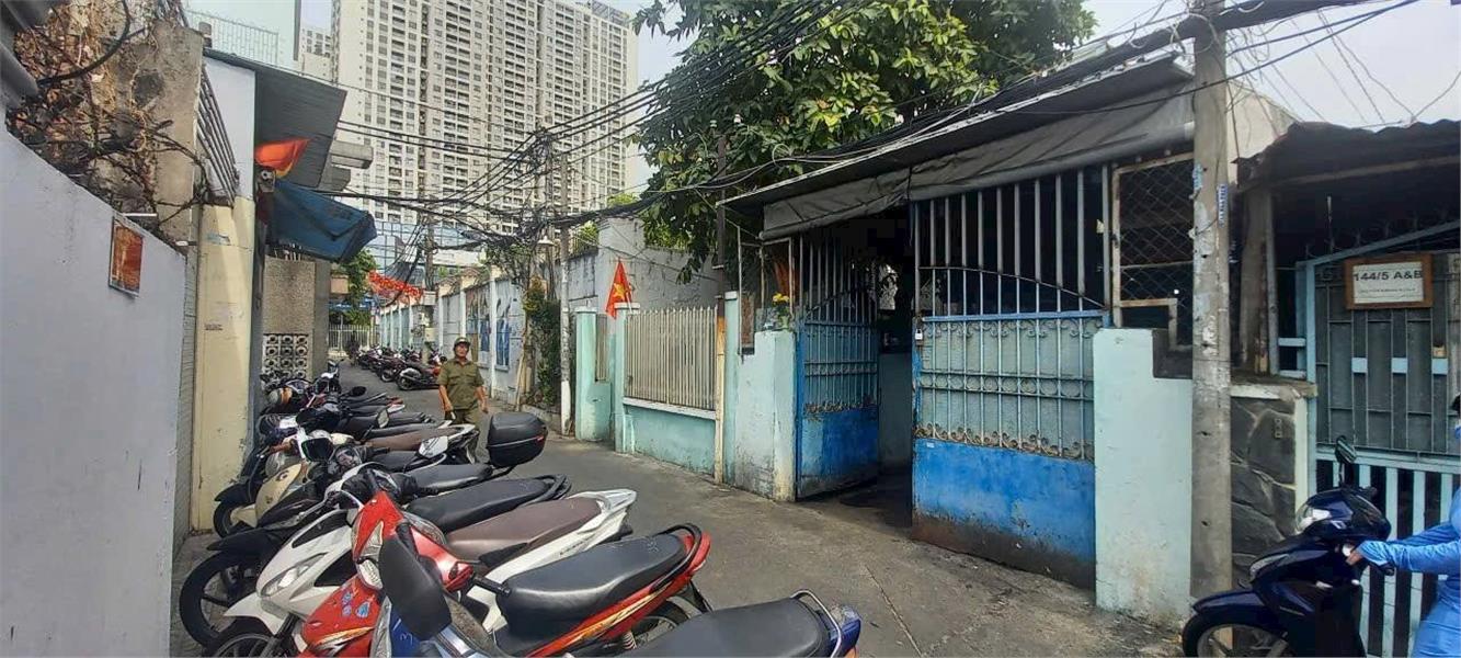  Chính chủ bán nhà HXH Nguyễn Khoái, Quận 4, diện tích 147m2, tương lai ra mặt tiền, giá 23 tỷ có thương lượng 