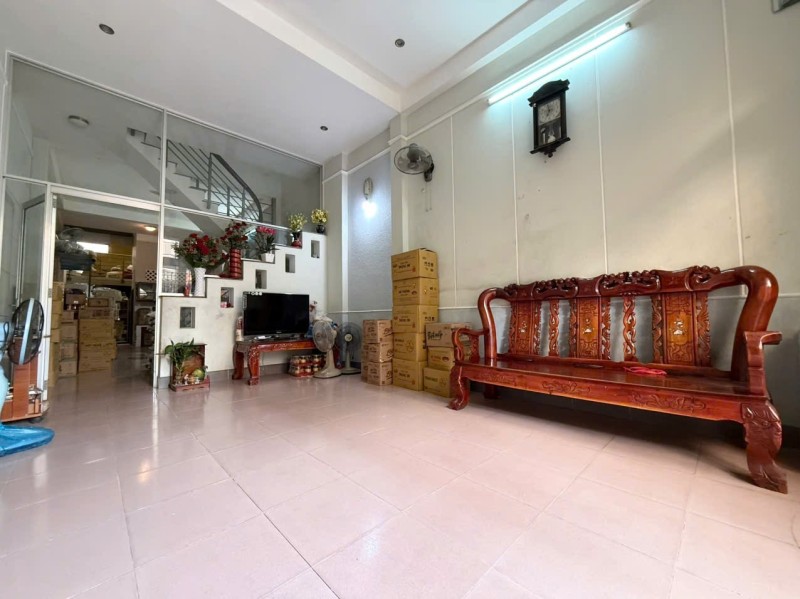  Bán nhà mặt tiền đường số 4,  Phước Bình, Q9, Thủ Đức, TP HCM. DT 98m2, 2 tầng. Giá 10.1 tỷ, SHR - 0933125879. 