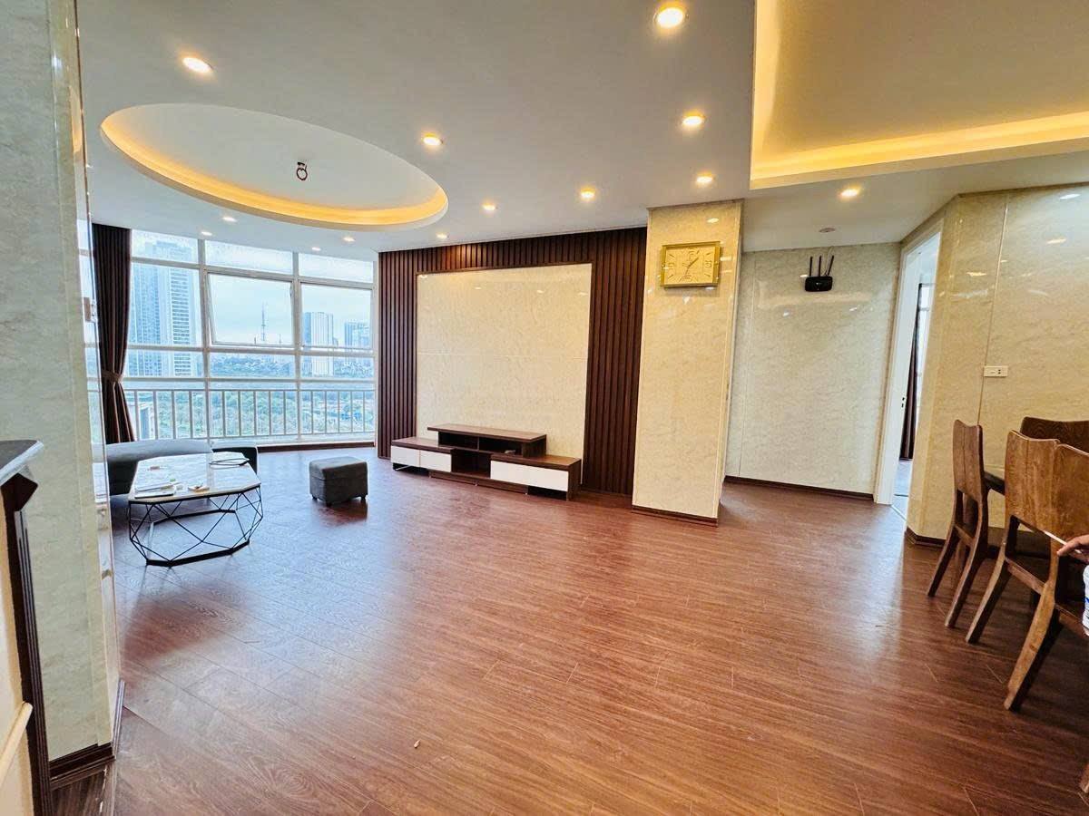  GIẢM SỐC 300 TRIỆU – GIÁ MỚI CHỈ 8.2 TỶ ????Căn góc 110m² – 3PN – Full nội thất – Ở ngay
???? P1004 – CT5B Mễ Trì Thượng – Nam Từ Liêm 