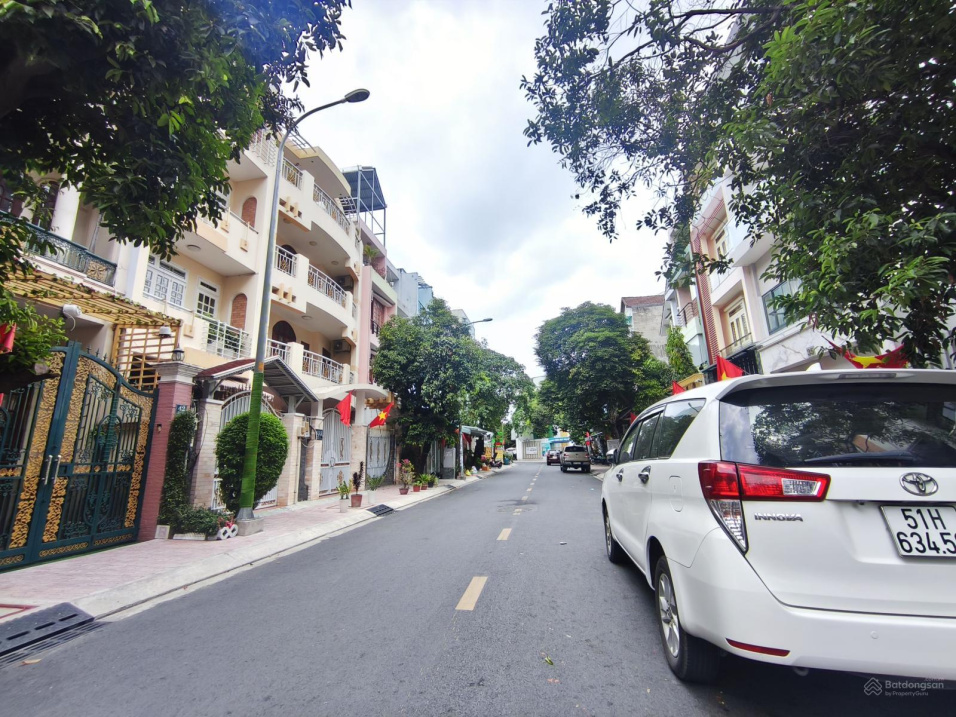  BÁN BIỆT THỰ DƯƠNG QUANG ĐÔNG- PHẠM HÙNG Q.8- - 164m2  ngang 8m  - CHỈ NHỈNH 31 TỶ 