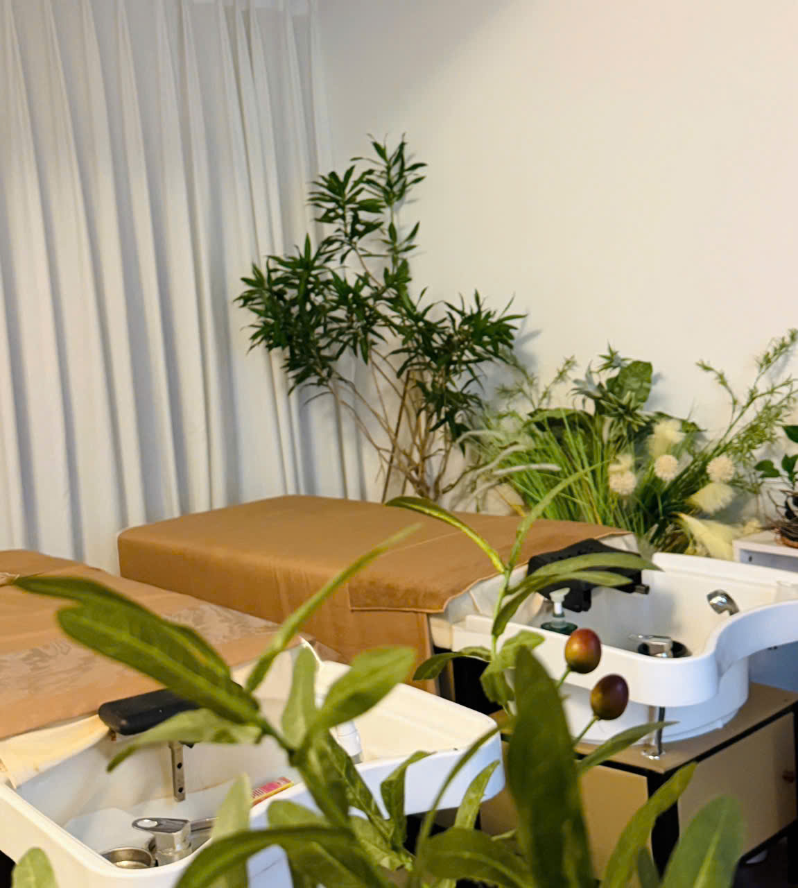  CẦN NHƯỢNG LẠI MẶT BẰNG SPA HÀ ĐÔNG, HÀ NỘI 
VỊ TRÍ ĐẸP DƯỚI CHUNG CƯ - GIÁ CHỈ 3x 