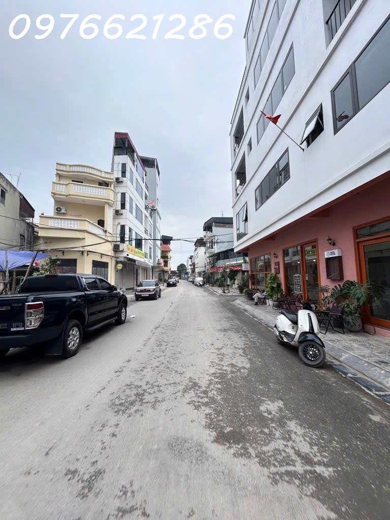  Bán nhàThượng Thanh - 40m² - Lô góc 2 mặt tiền - Nhà 8 tầng thang máy -đường ô tô tránh - Giá 18 tỷ 