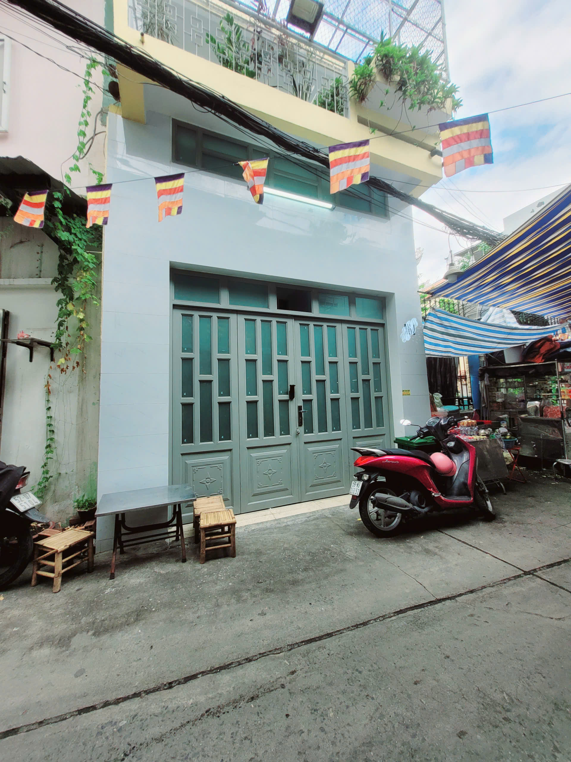  Chủ nhà đang rất gấp bán, giá tốt, nhà hẻm xe hơi cách mặt tiền Cách Mạng Tháng 8 chỉ 30m, phường Hòa Hưng, Quận 10. 