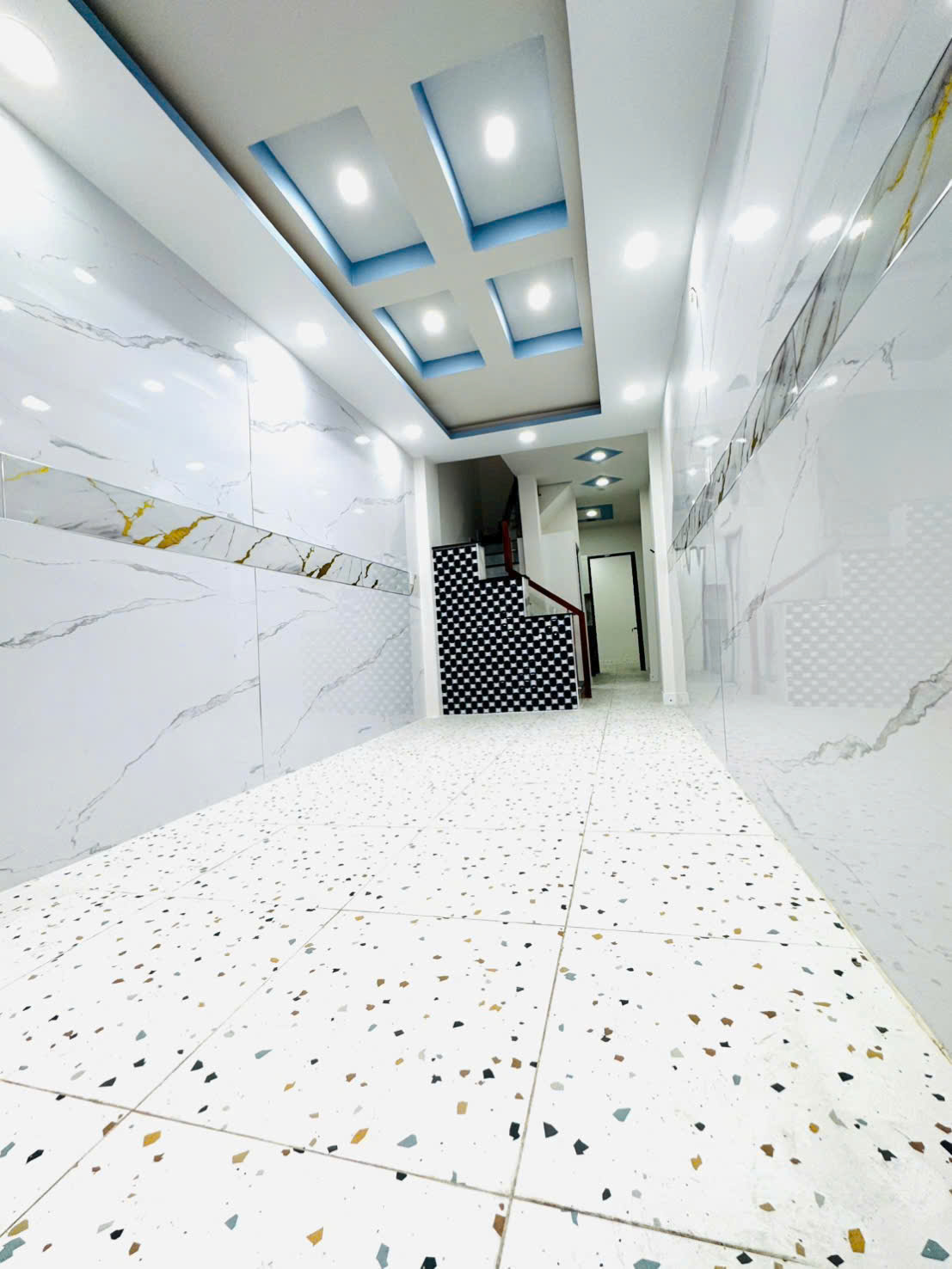  Bán nhà hẻm rộng 4m
Ngang 3 dài 16 m xây đúc mới có 4 tỷ 