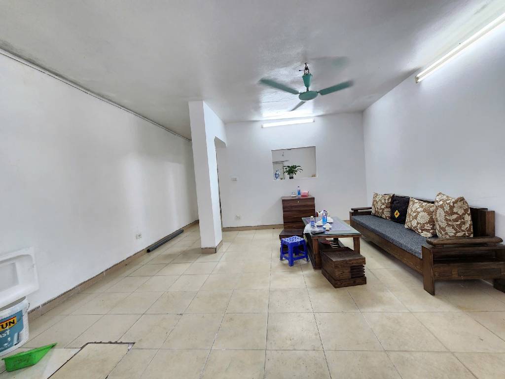  Bán tập thể Quỳnh Mai tầng 1 kinh doanh, oto dừng đỗ thoải mái, 80m vuông chỉ  nhỉnh 4 tỷ 