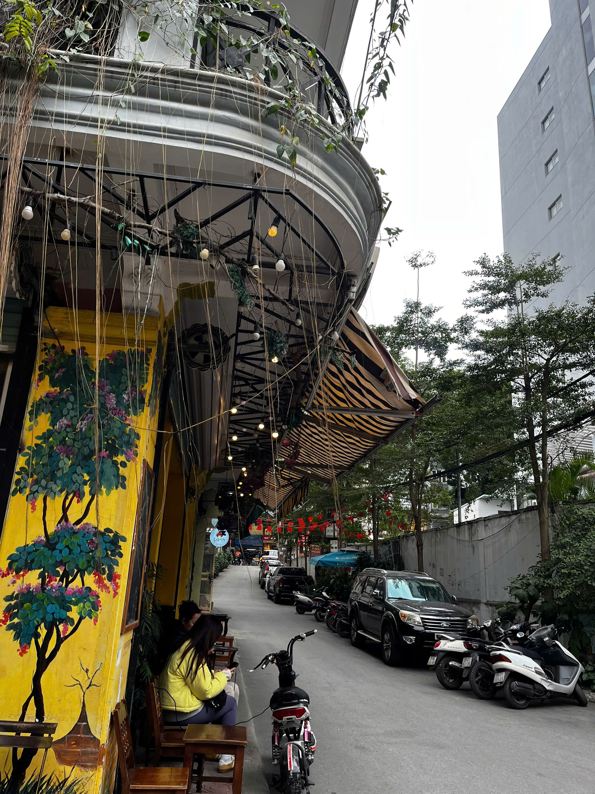  Hiếm, Bán nhà phố Kim Mã gần hồ Ngọc Khánh, phân lô ô tô vào nhà, 95m, chỉ 29 tỷ 