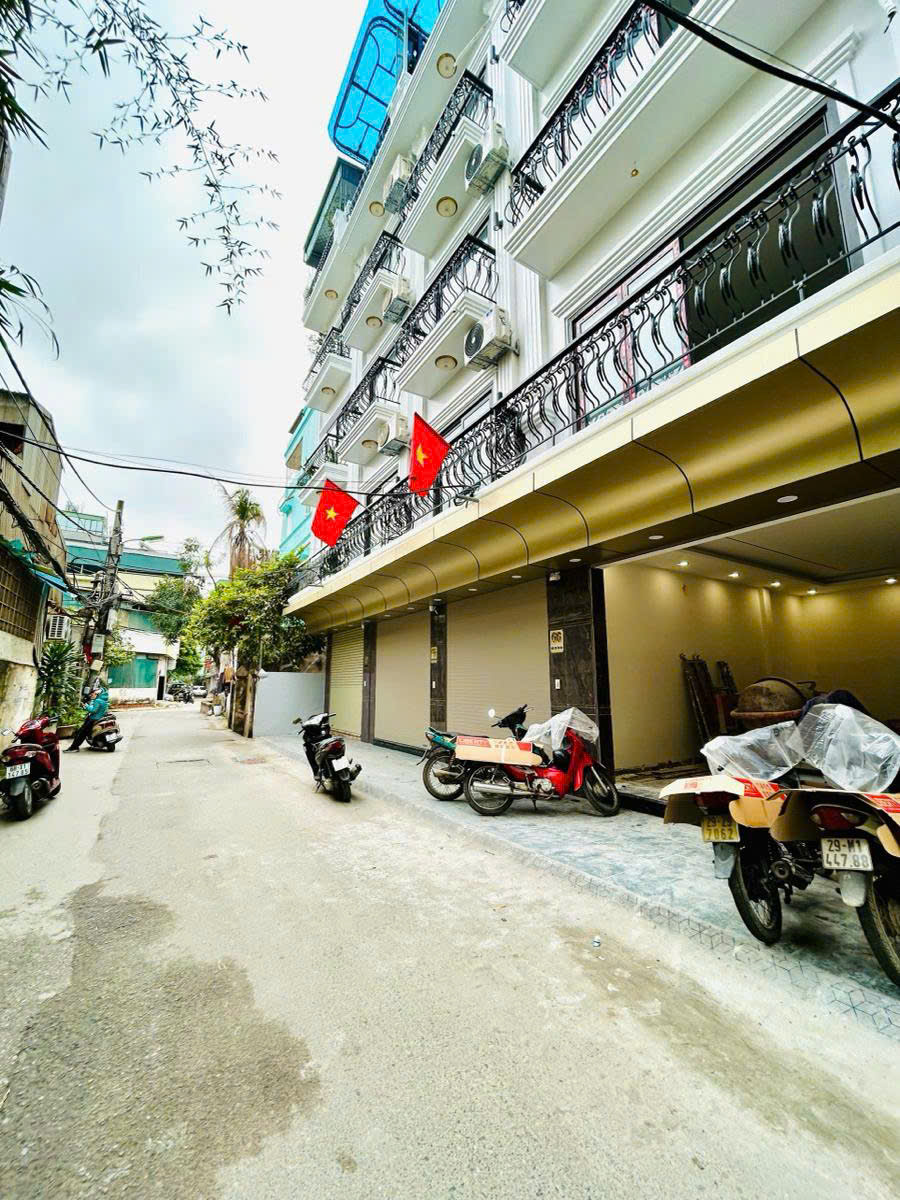  BÁN NHÀ CHIA LÔ CẦU DIỄN 37M2X5T, THANG MÁY, Ô TÔ,Ở NGAY, TẶNG FULL ĐỒ, 8.5 TỶ 