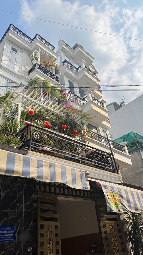  Bán gấp NHÀ 4 TẦNG - DIỆN TÍCH 61M2 - HẺM Ô TÔ- Thạnh xuân 22 - Q.12, Giá nhỉnh 6.x tỷ 