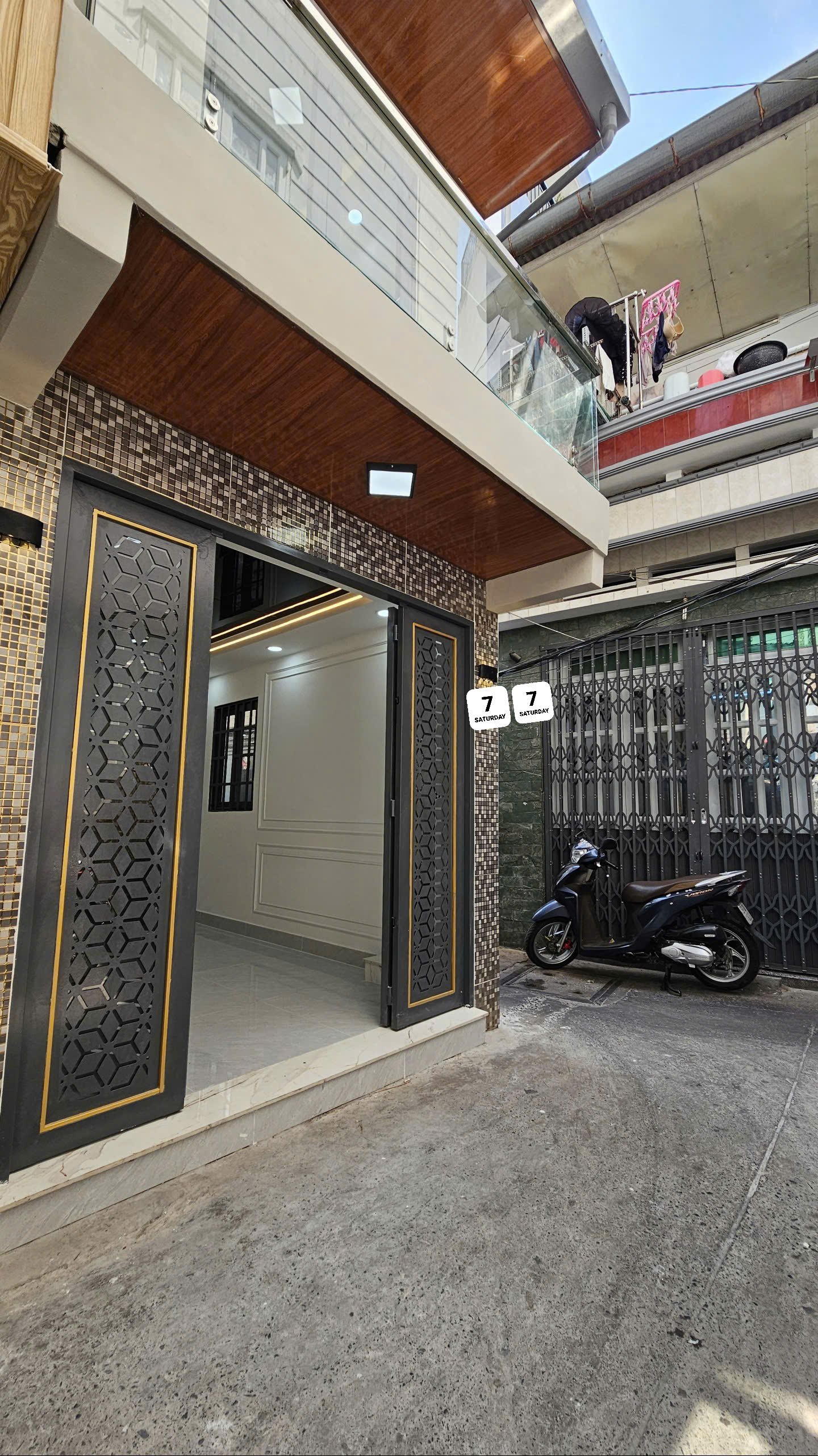  Bán nhà sát mặt tiền hẻm q4 trung tâm 

Ngang 3 dài 7.8 nở hậu 8.6 m có 3 đ 