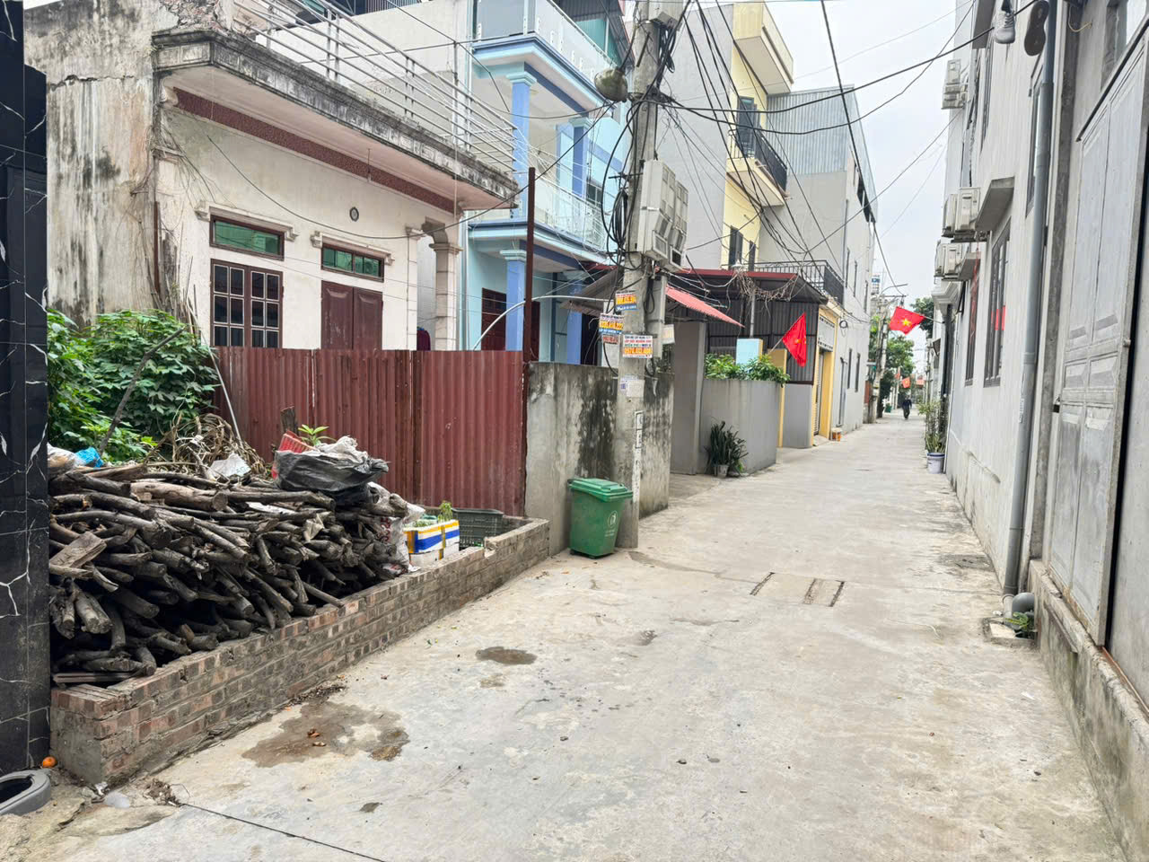  Bán 54m2 đất tổ 8 Quang Minh, gần đường Võ Văn Kiệt, và siêu thị BigC, oto đỗ trong nhà 