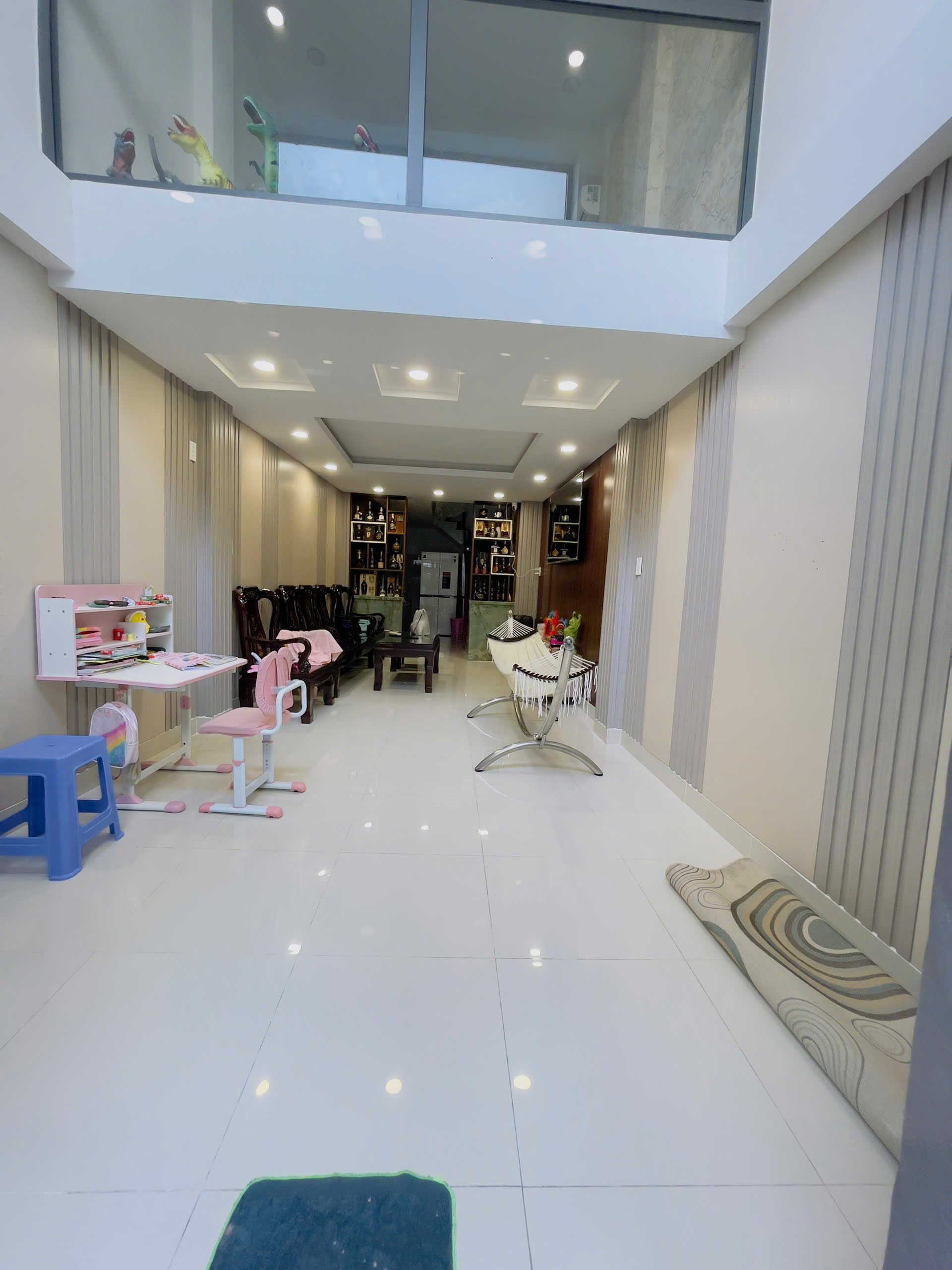  bán nhà sát mặt tiền xe hơi 
NGANG 3.5 X12.5 ĐÚC 5 TẤM CÓ 7 Đ Q4 