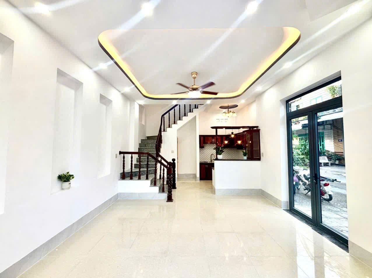  133. Nhà góc 2 mặt tiền KDC An Khánh – Full nội thất 