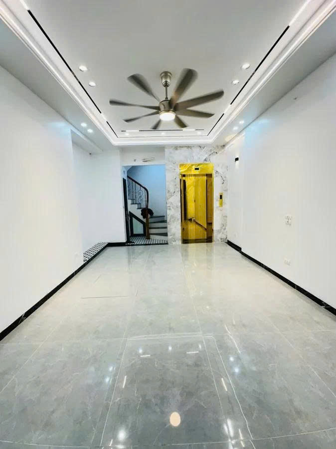  NHÀ ĐẸP TRUNG TÂM ĐỐNG ĐA – THANG MÁY – NGÕ THÔNG – PHỐ TÔN ĐỨC THẮNG 