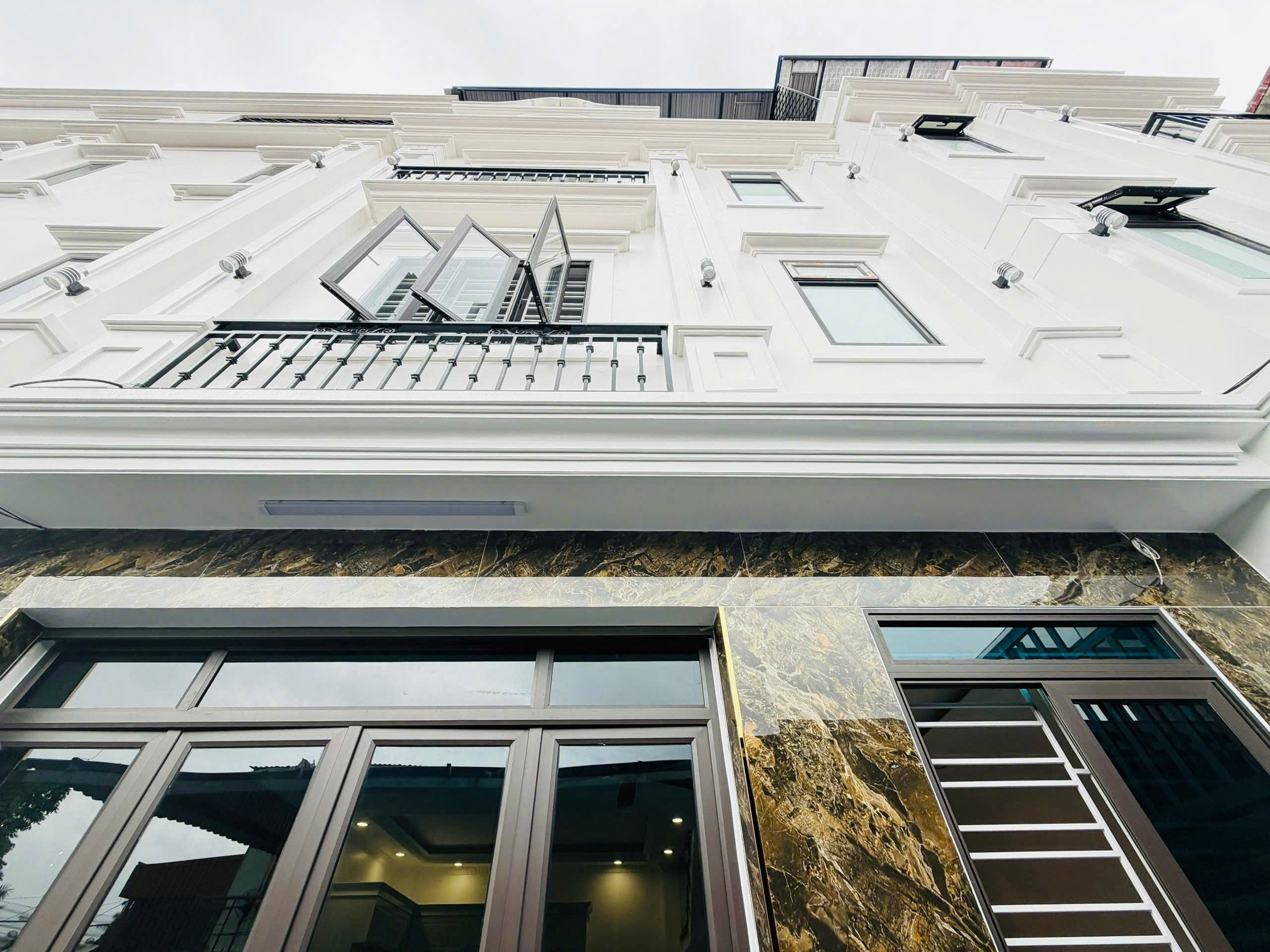  BÁN NHÀ 3,5 TẦNG PHỐ BÙI TỰ NHIÊN – HẢI AN – NGÕ RỘNG GẦN Ô TÔ – GIÁ TỪ 3,35 TỶ 