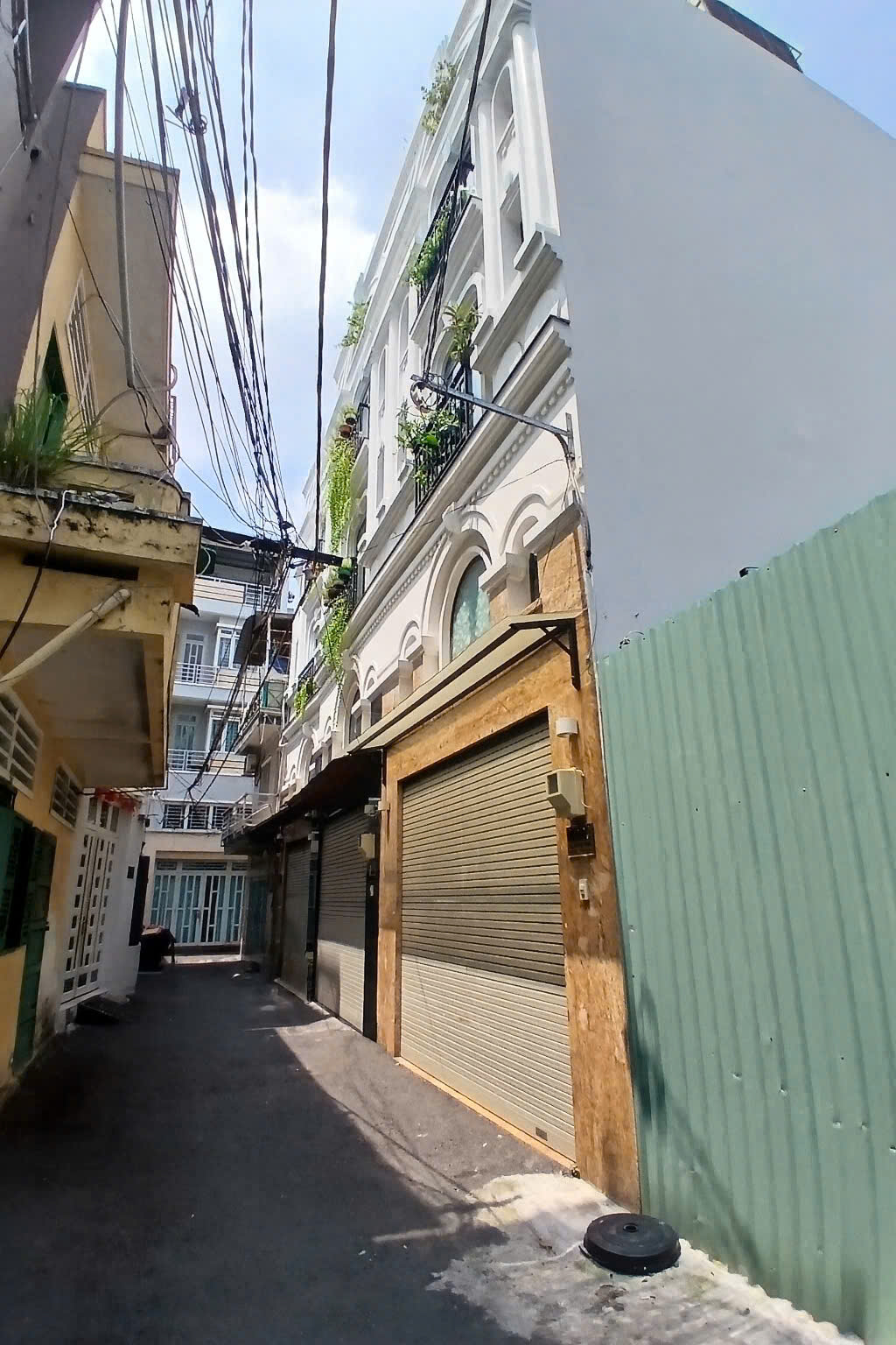  BÁN NHÀ 3 TẦNG HẺM XE HƠI HOÀNG HOA THÁM – GẦN CHỢ CÂY QUÉO – NGANG 8M – NHỈNH 10 TỶ 