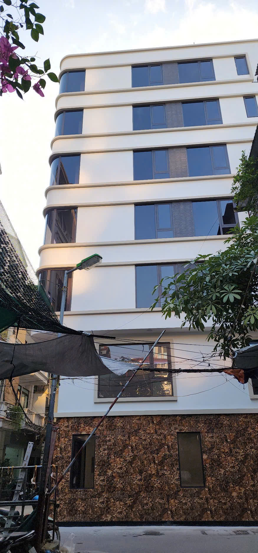  Bán Tòa Nhà Xây Mới Một Nhà Ra Phố Nguyễn Trãi 