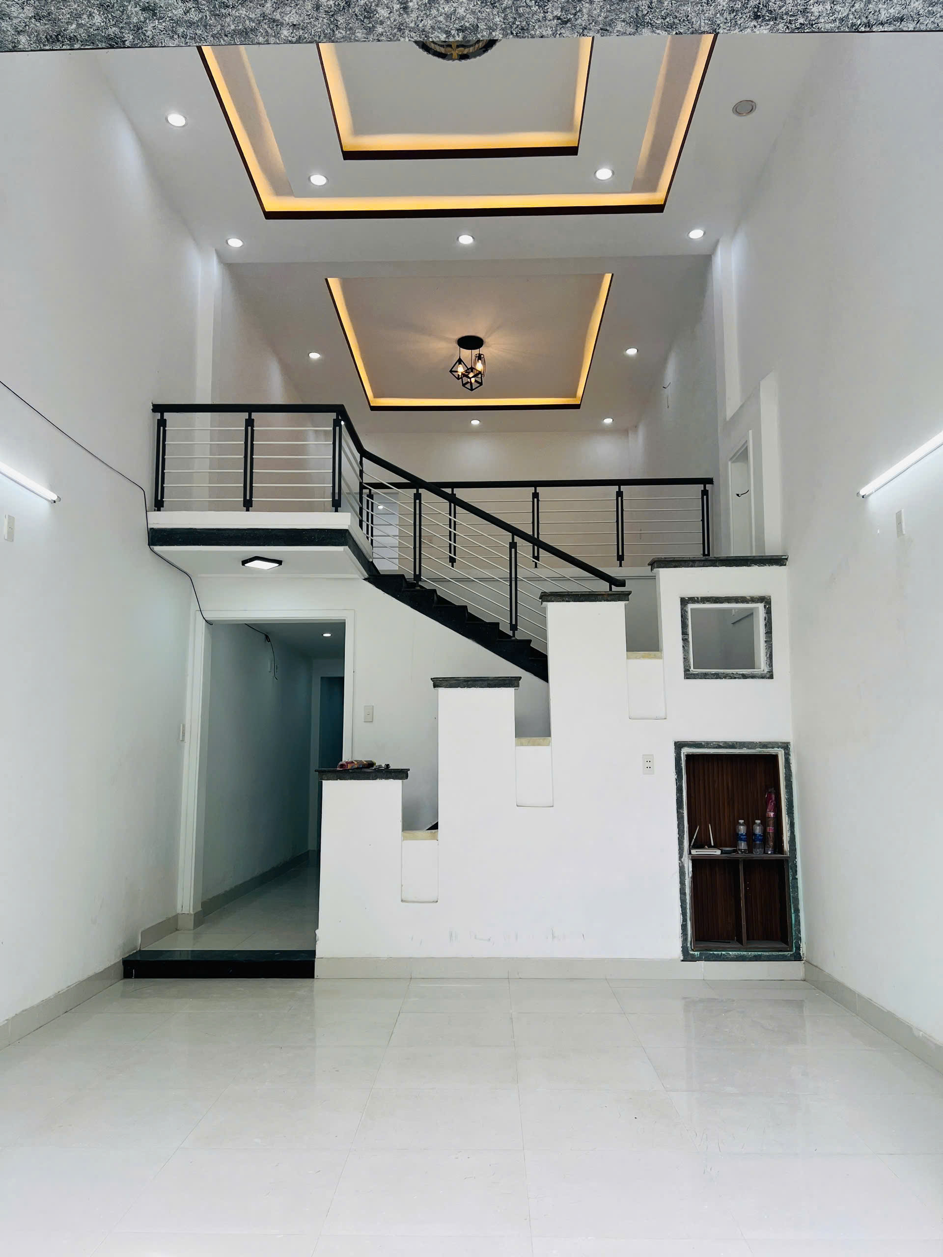  ????????Bán nhà GÁC LỮNG ĐÚC  Nguyễn Huy Tự - Gần biển rất thoáng 