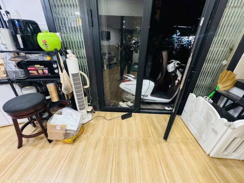  BÁN NHÀ PHÚ NHUẬN HẺM XE TẢI 120M2 2 TẦNG NGANG 10 KD ĐỈNH HẺM THÔNG HOÀNG VĂN THỤ  NGỢP BANK GẤP BÁN 8.6 TỶ. 