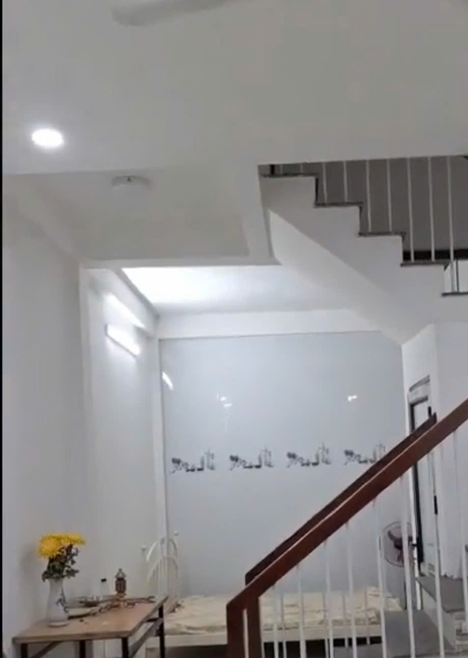  Cho thuê nhà ngõ Bùi Xương Trạch 3 tầng x 35m2, 3 ngủ, 2 vệ sinh, 9.5 triệu 