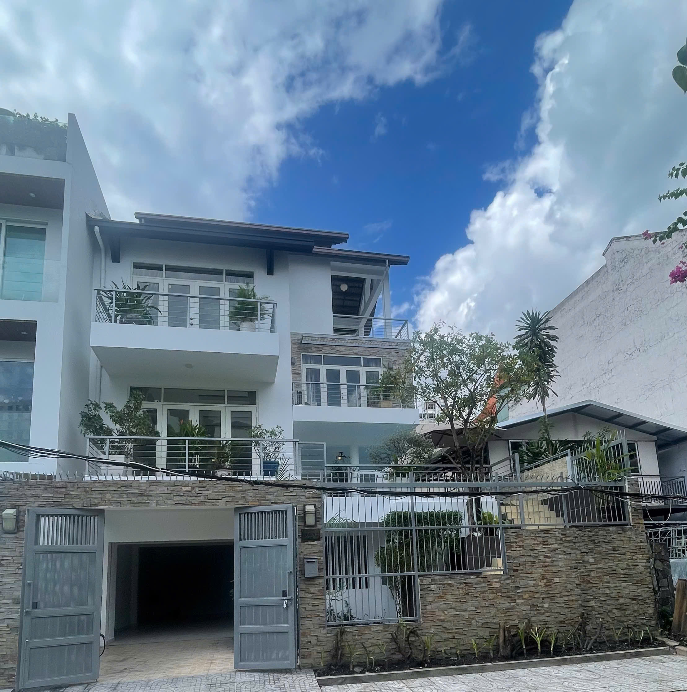  Bán biệt thự liền kề Thủ Đức (Q2 cũ), An Phú An Khánh, 160m2, Hầm 3 tầng, SHR, 34.9 tỷ 