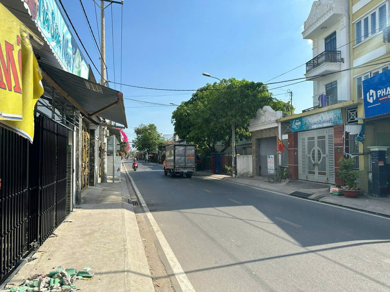  Bán nhà mặt tiền 8x50m nở hậu 11m giá 16 tỷ Đường Đông Thạnh 3 