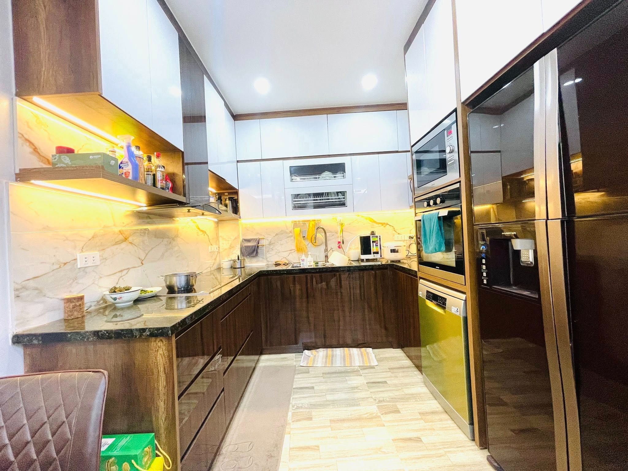  NHÀ MỚI PHỐ LẠC LONG QUÂN 45M 5T GIÁ 17,2 TỶ NHÀ MỚI NGÕ THÔNG Ô TÔ VÀO NHÀ 