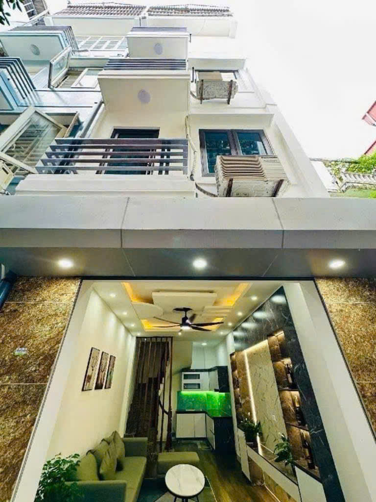  Cho thuê nhà nguyên căn Ngõ 628 Minh Khai 30m2 x 5 tầng 4 ngủ, 4 wc, 16 triệu vào ngay 