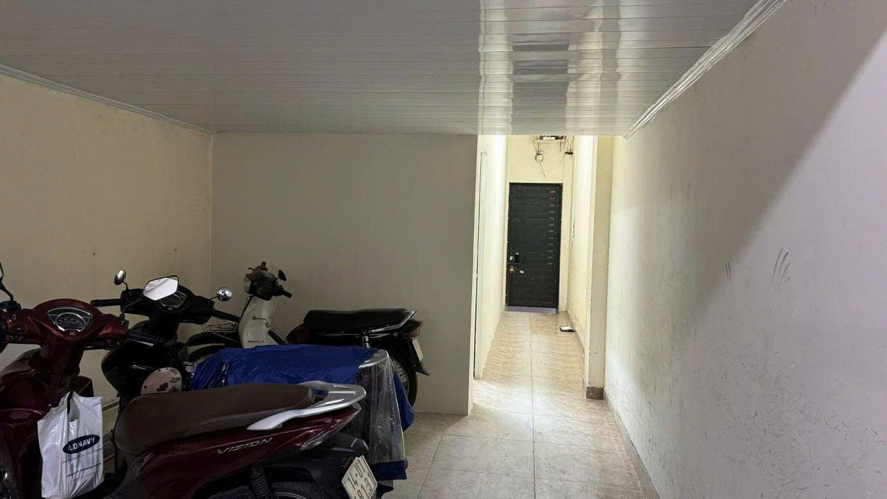  Cho thuê Mbkd ngõ Thái Thịnh - Đống Đa 1,5 tầng-Giá 7,5 triệu 