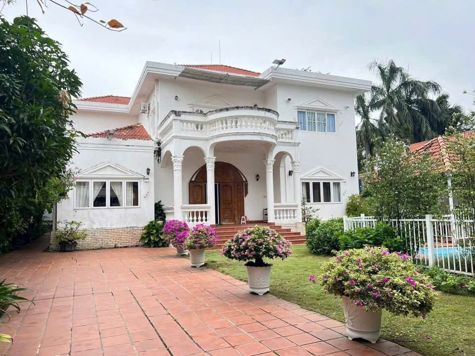  cần tiền ban can Biệt thự compound Thảo Điền -  tại Q2   -Diệntích: 1.050m² - 200 tỷ 