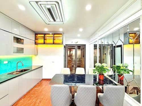  Lạc Long Quân – Bán nhà đẹp 5T 50/55m² MT 5.1m – Giá chào 18.3 tỷ 