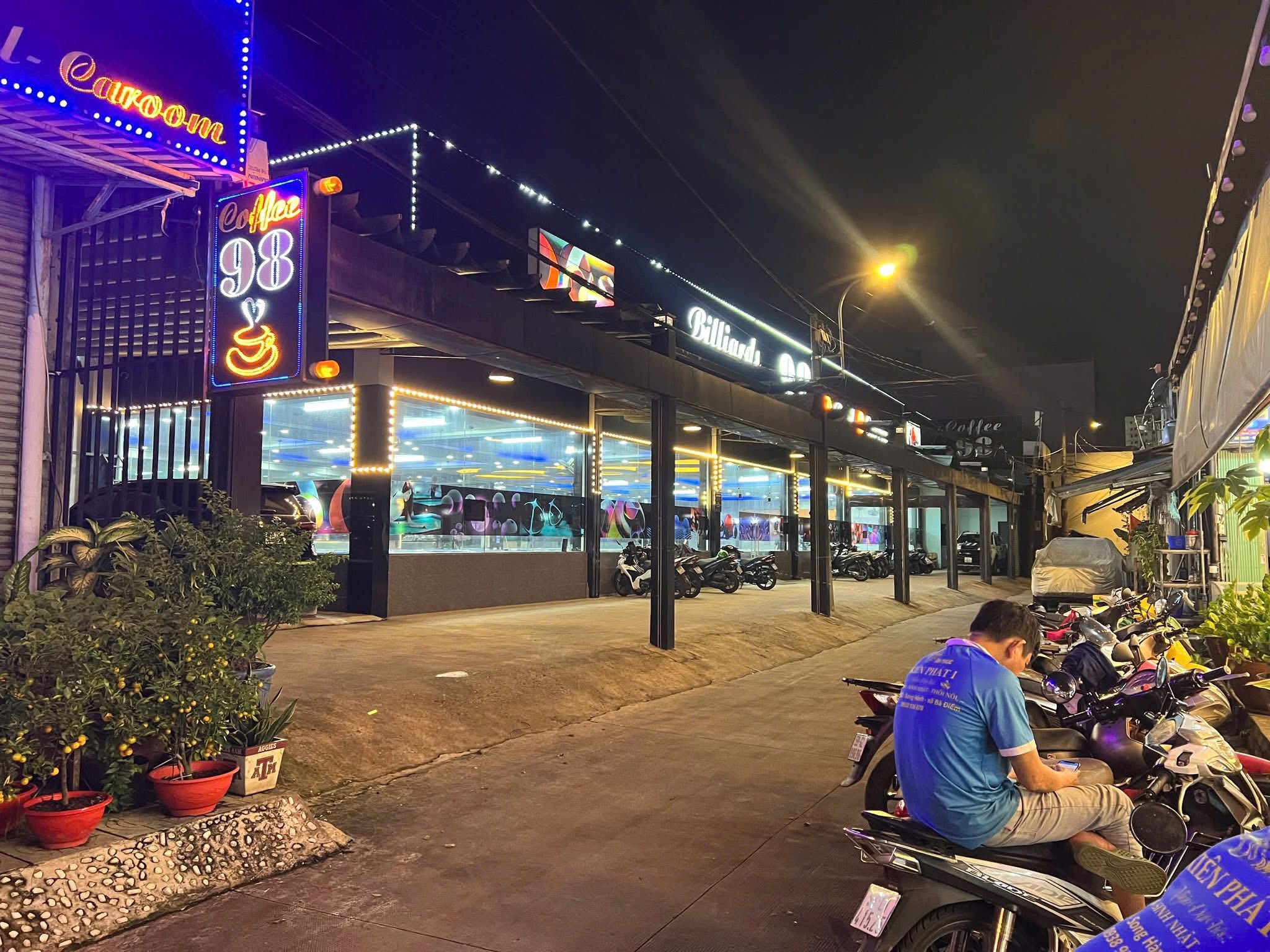  SANG NHƯỢNG QUÁN BILLIARDS 98 – CHI NHÁNH SONG HÀNH 