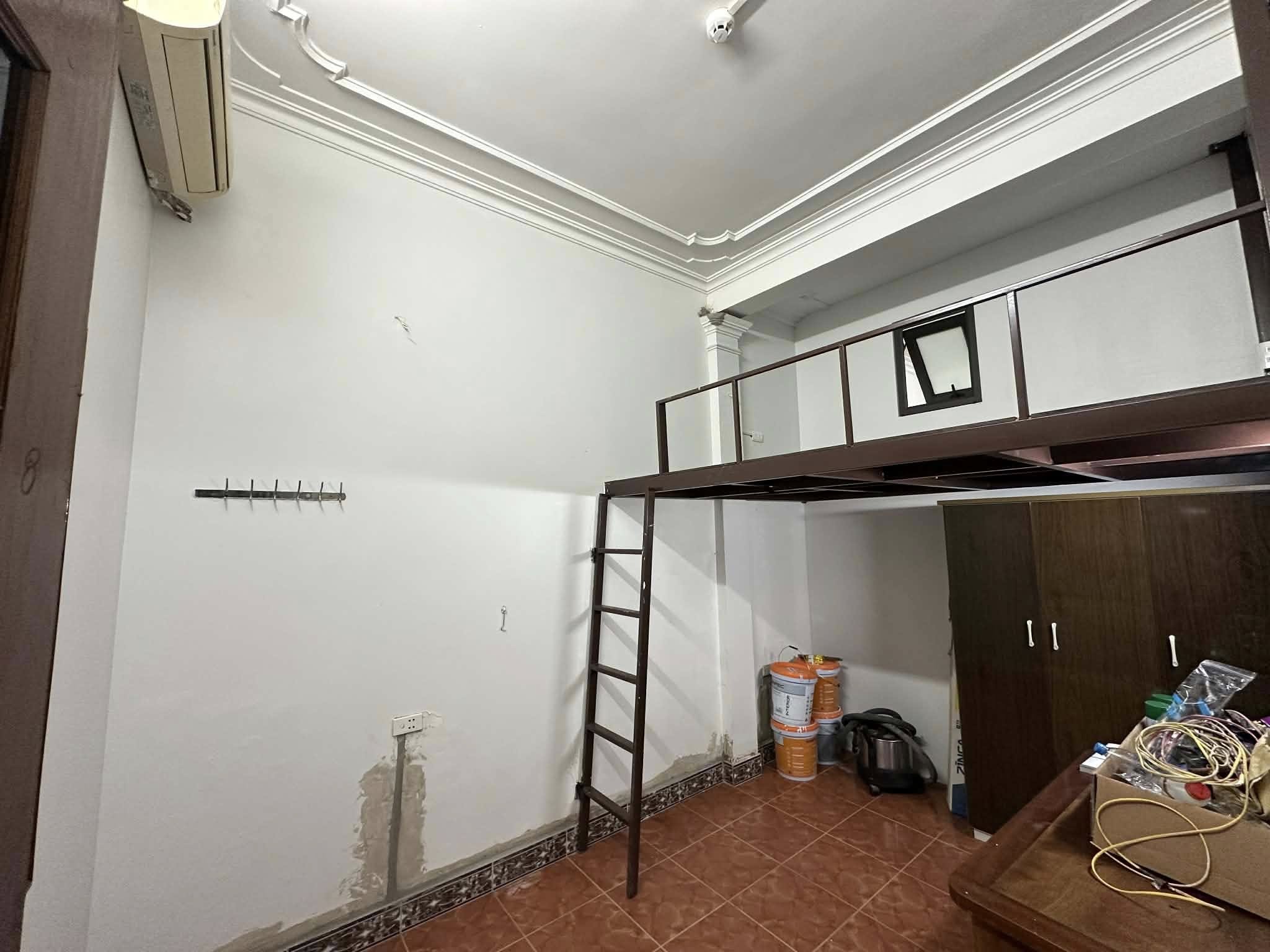  Cho thuê nhà ngõ Nguyễn Trãi làm CHDV  57m2* 3 tầng, 7 ngủ, 3 vệ sinh, 3 bếp nấu, 21 triệu 