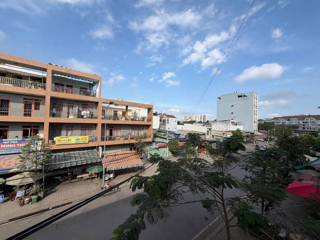  ????13.608tỷ .TRẦN TRỌNG CUNG [Q.7] (8x8M) . Mặt tiền đường 14m 