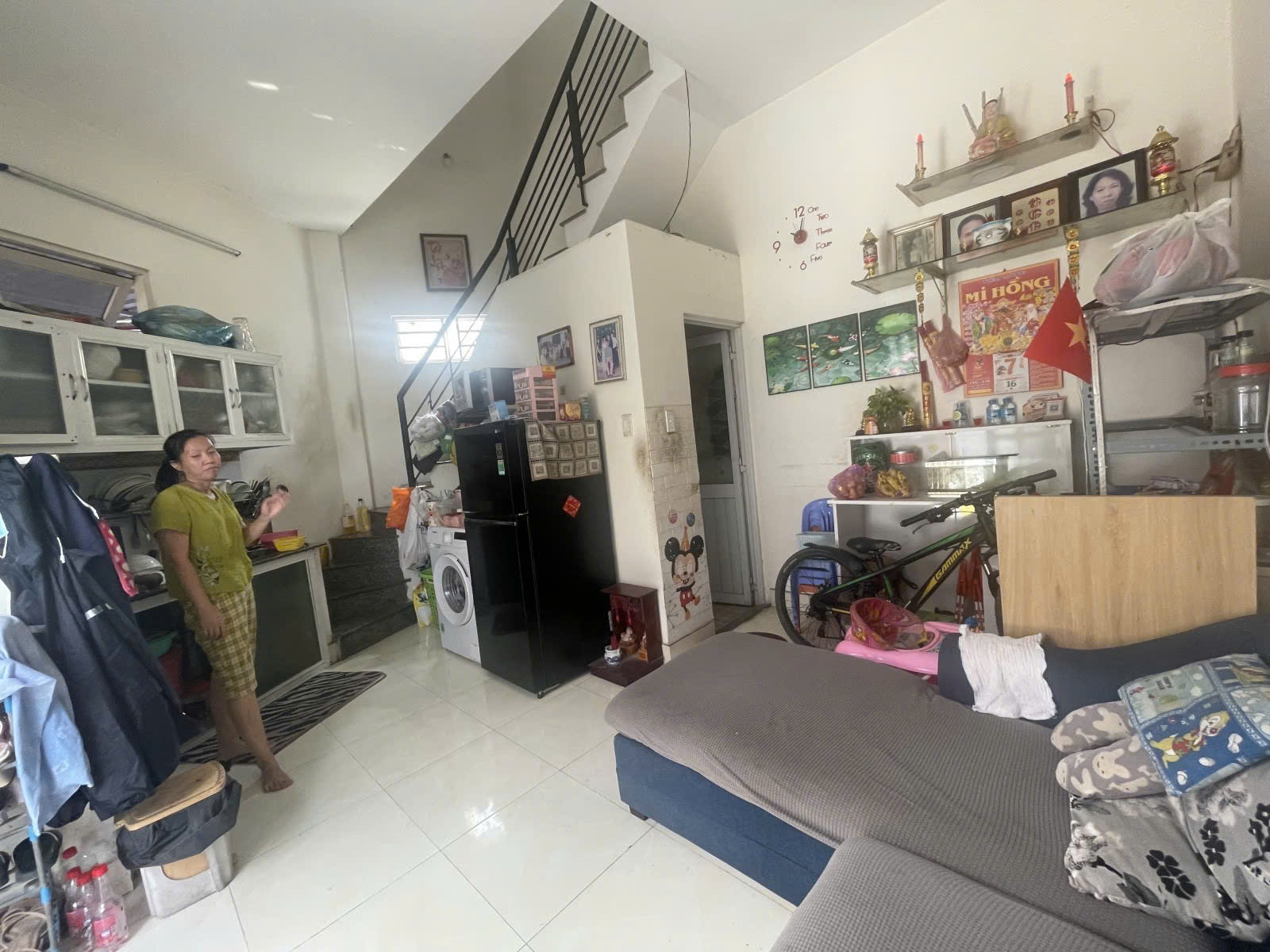  NHÀ LÔ GÓC 3 TẦNG – HẺM Ô TÔ – GẦN MẶT TIỀN CHU VĂN AN 