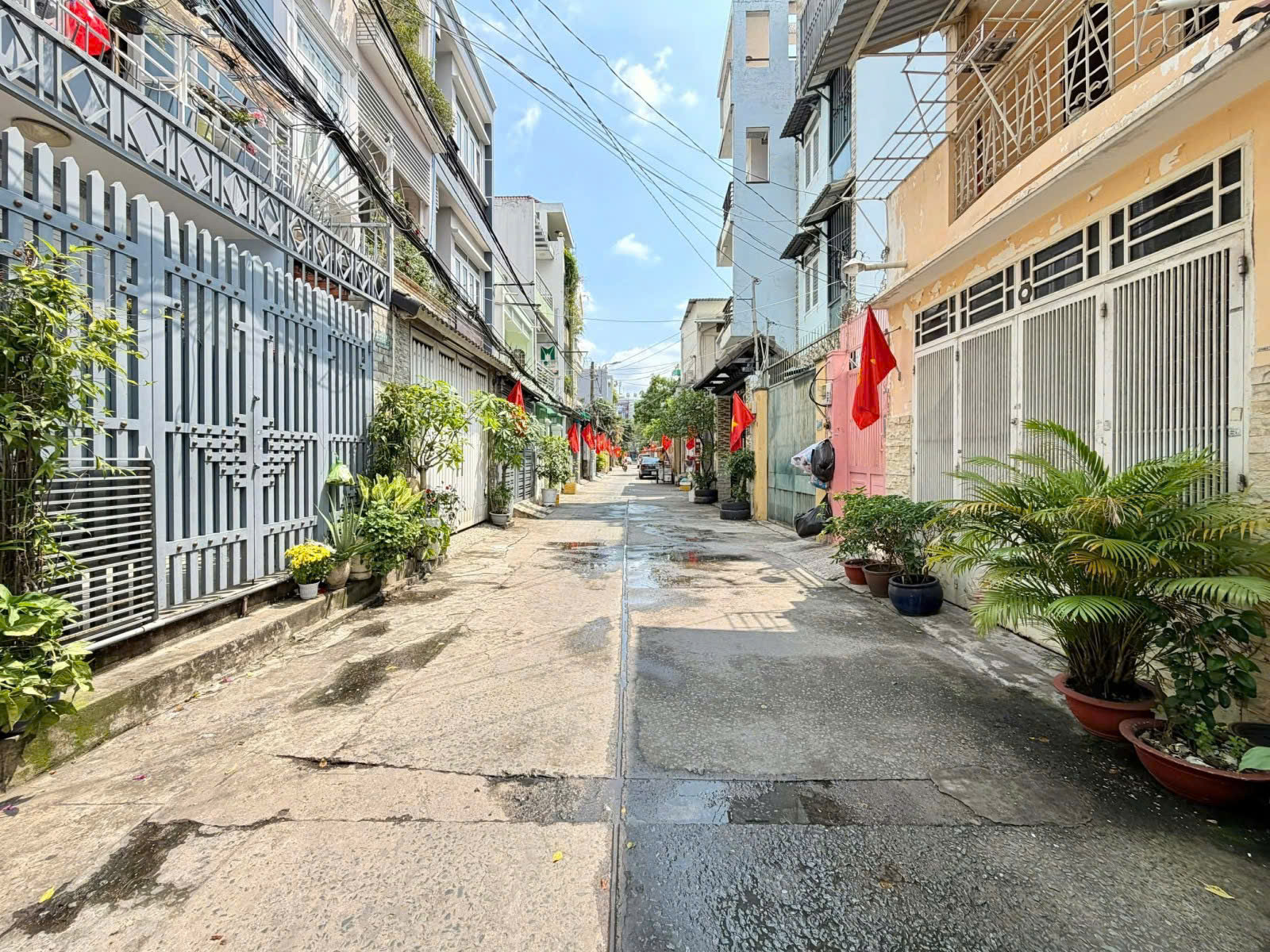  BÙI ĐÌNH TUÝ, P.24 BÌNH THẠNH – HẺM Ô TÔ TRÁNH – 51M² – SỔ ĐẸP 