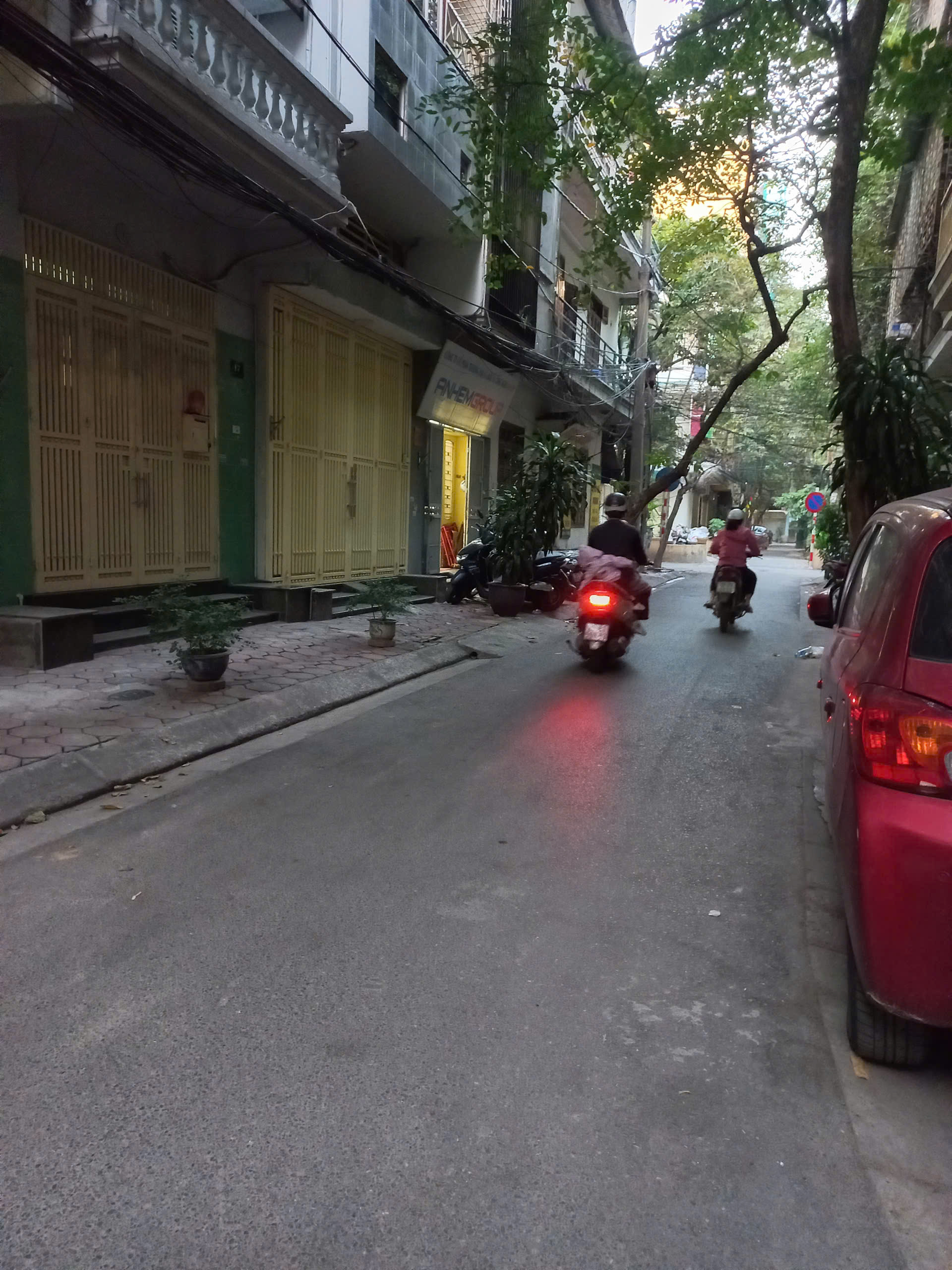  Bán Nhà phân lô Đô Thị Mới Trung Yên có thang máy giá 22,5 tỷ 