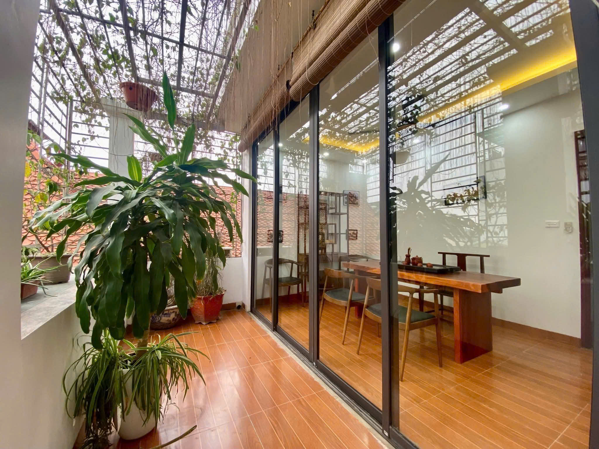  NHÀ SIÊU ĐẸP - TRUNG TÂM BỒ ĐỀ - LONG BIÊN - GẦN Ô TÔ - FULL NỘI THẤT 