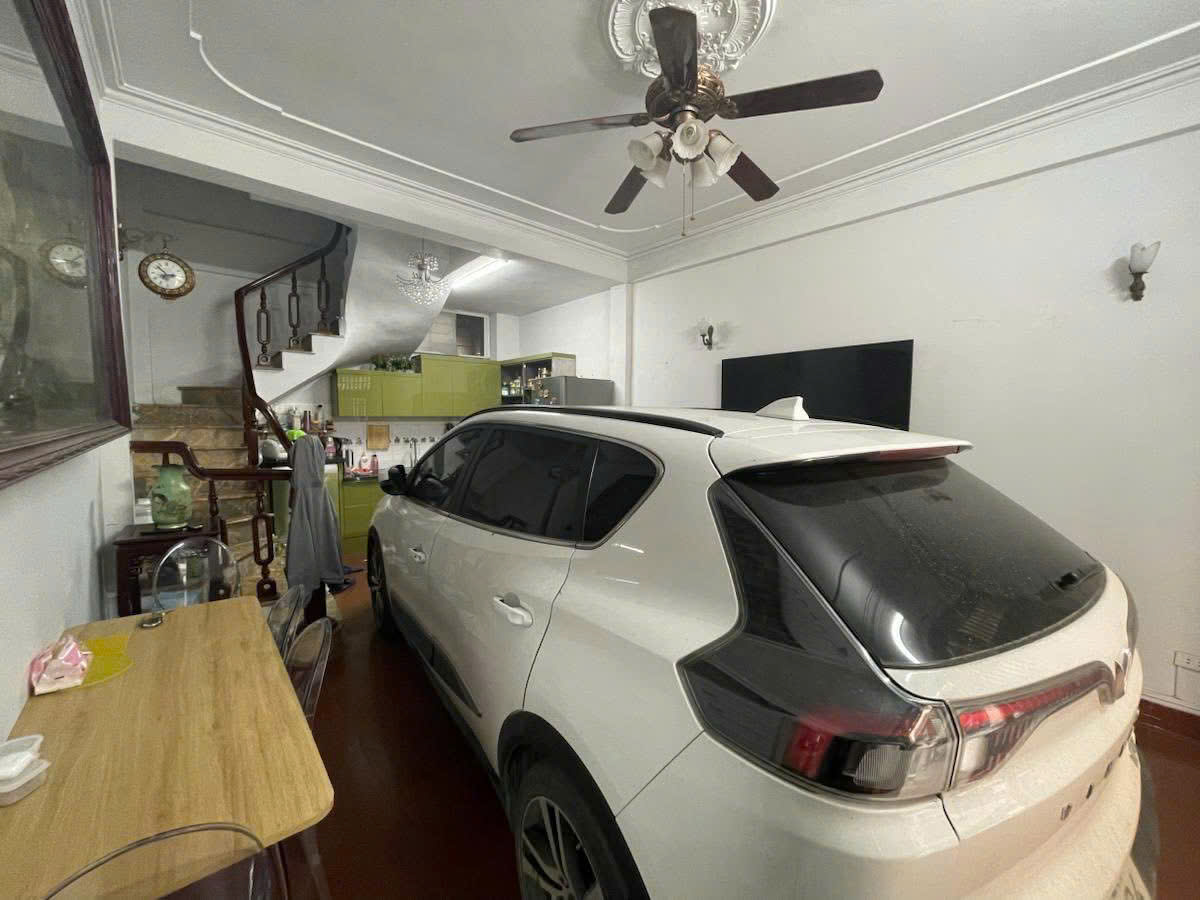  Bán nhà Nguyễn Lương Bằng, Đống Đa, ô tô vào nhà, ngõ nông, 40m, 5 tầng, 14 tỷ 