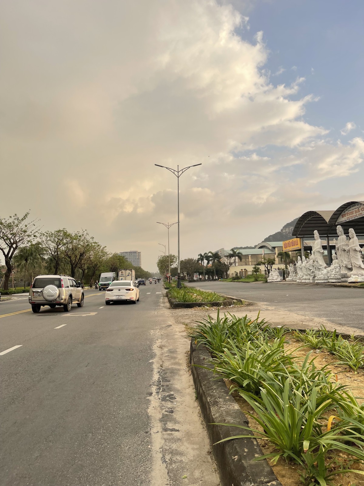  Bán đất góc 3 mặt tiền Trường Sa 2.400m2 gần biển, cạnh ĐH FPT, đất TMDV, giá 159,5 tỷ 