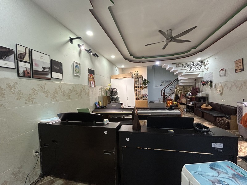  Bán nhà đường số 10, Trường Thọ, Thủ Đức, TP HCM. DT  68m2 - 7.75 tỷ - Sổ hồng - 0933125879 